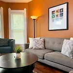 The House Hotels - Huge Ohio City District Home - 5 Minutes From Downtown - W45Th1 Upper