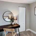 Large 4 Bedroom Recently Renovated With Hot Tub