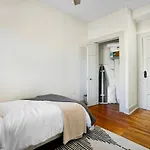 Victorian Cozy Retreat Steps To Cleveland Clinic