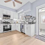 Luxe Ohio City Townhome Only Minutes To Stadium!