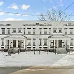 Luxe Ohio City Townhome Only Minutes To Stadium!
