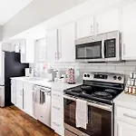 Luxury Downtown Townhome Private Garage Unit 6