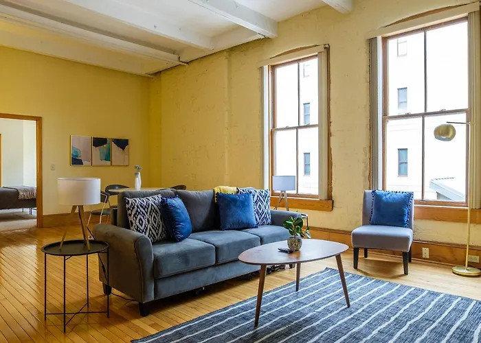 Frontdesk 2063 East 4Th Street Apts Downtown Cleveland