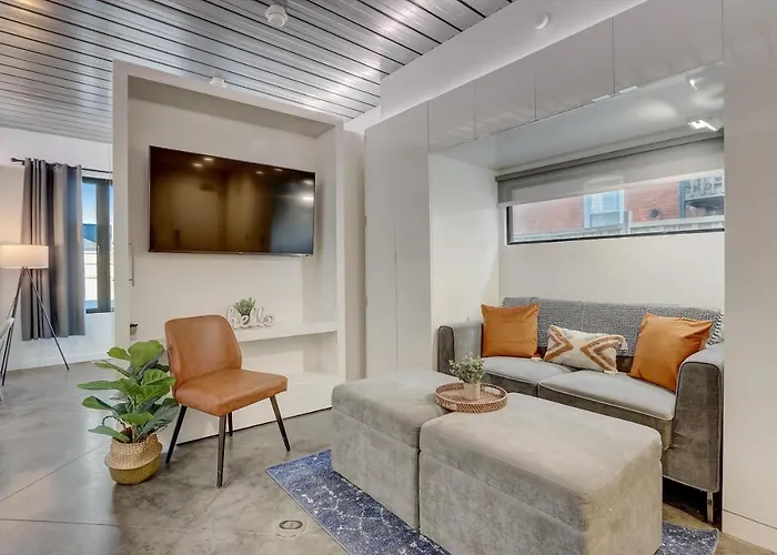 Frontdesk Mikros On Ashbury Micro Apts Cleveland