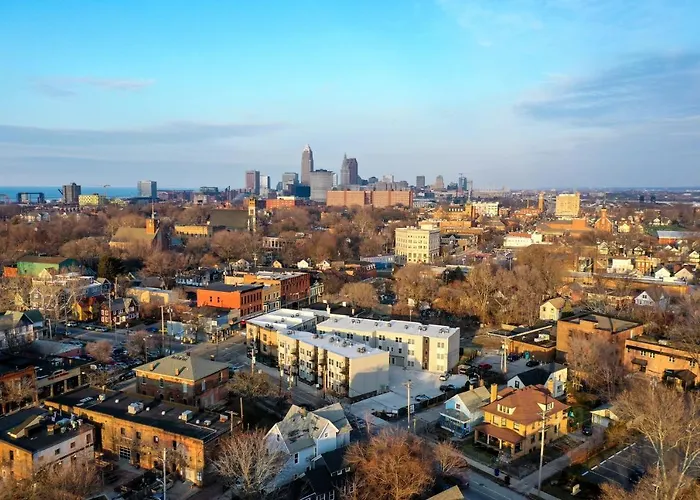 1 Bedroom Luxury Condo 10 Minutes From First Energy Stadium D1