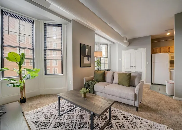 Frontdesk Huron Square Apts Downtown Cleveland