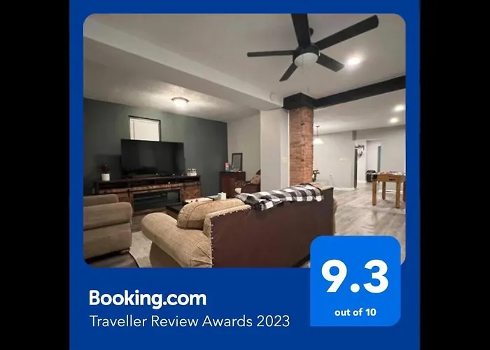 **Stylish Pet Friendly 3 Bedroom House**