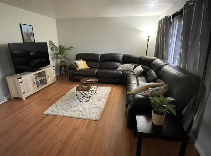 Quiet & Cozy Home Near Hospitals