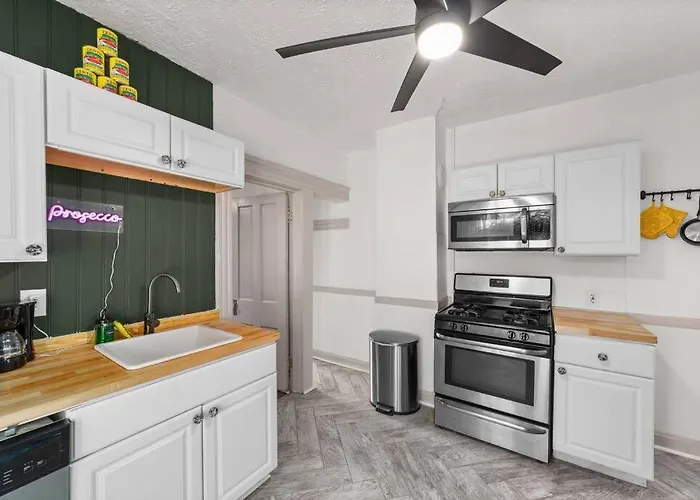 Pet Friendly 2Br In Little Italy # 3