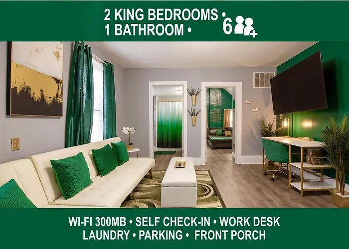 The Tremont Emerald - By Christmas Story House - Historic Charm & Modern Comfort Near Downtown With Parking, 300Mb Wifi & Self Check-In