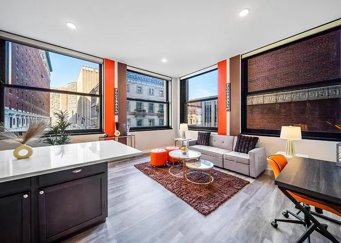 Heart Of Dt With Corner View And With Free Pool & Steam 307