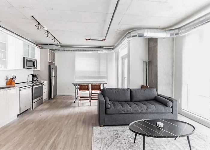 Centrally Located Dt Luxury Apts At City Club