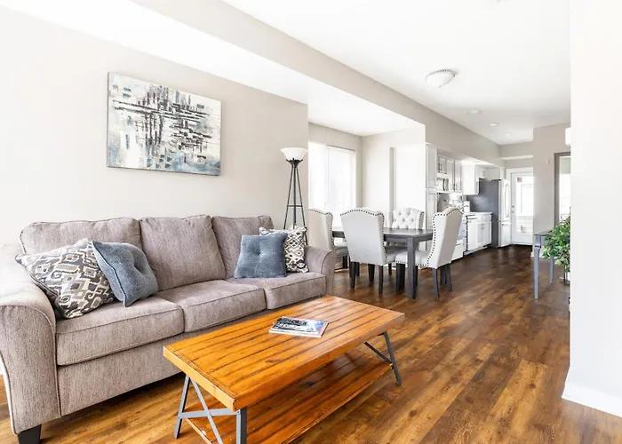 Luxury Downtown Townhome Private Garage Unit 16