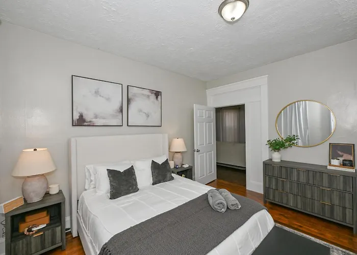 3 Bed Spacious 1St Floor Apt At Tremont