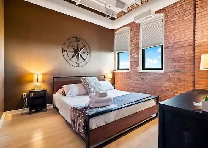 Lakefront Loft - Walk 2 First Energy X Progressive