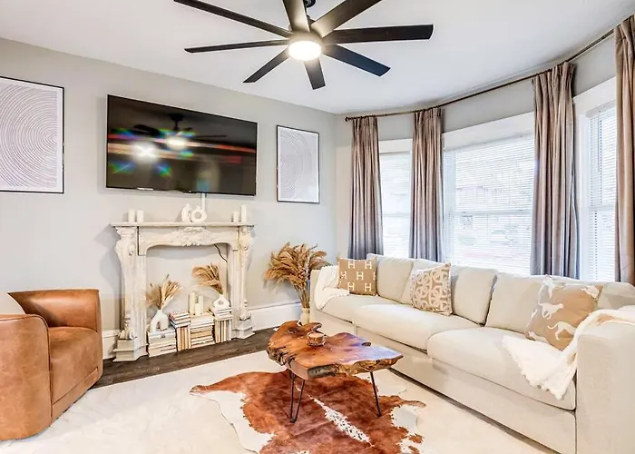 Upscale Home Near Downtown Cle, R&R Hof, Beach, Arena