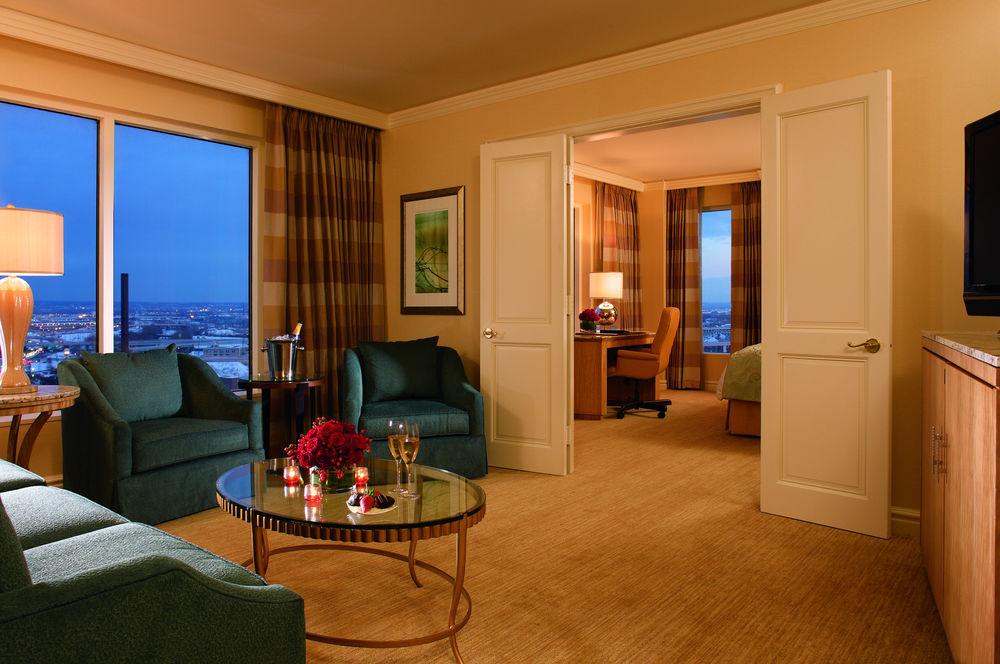 The Ritz-carlton, 5* Cleveland