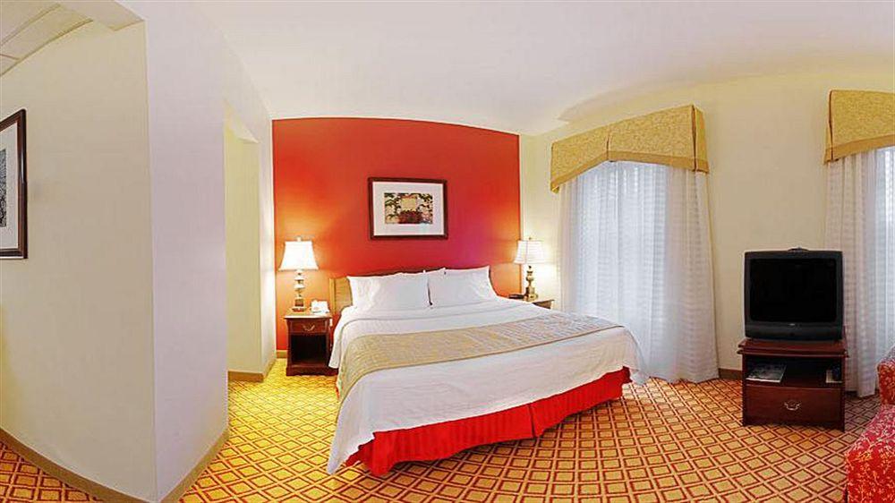 By Marriott Downtown Hotel 3*