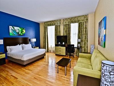 Express Downtown By Ihg Hotel 2*