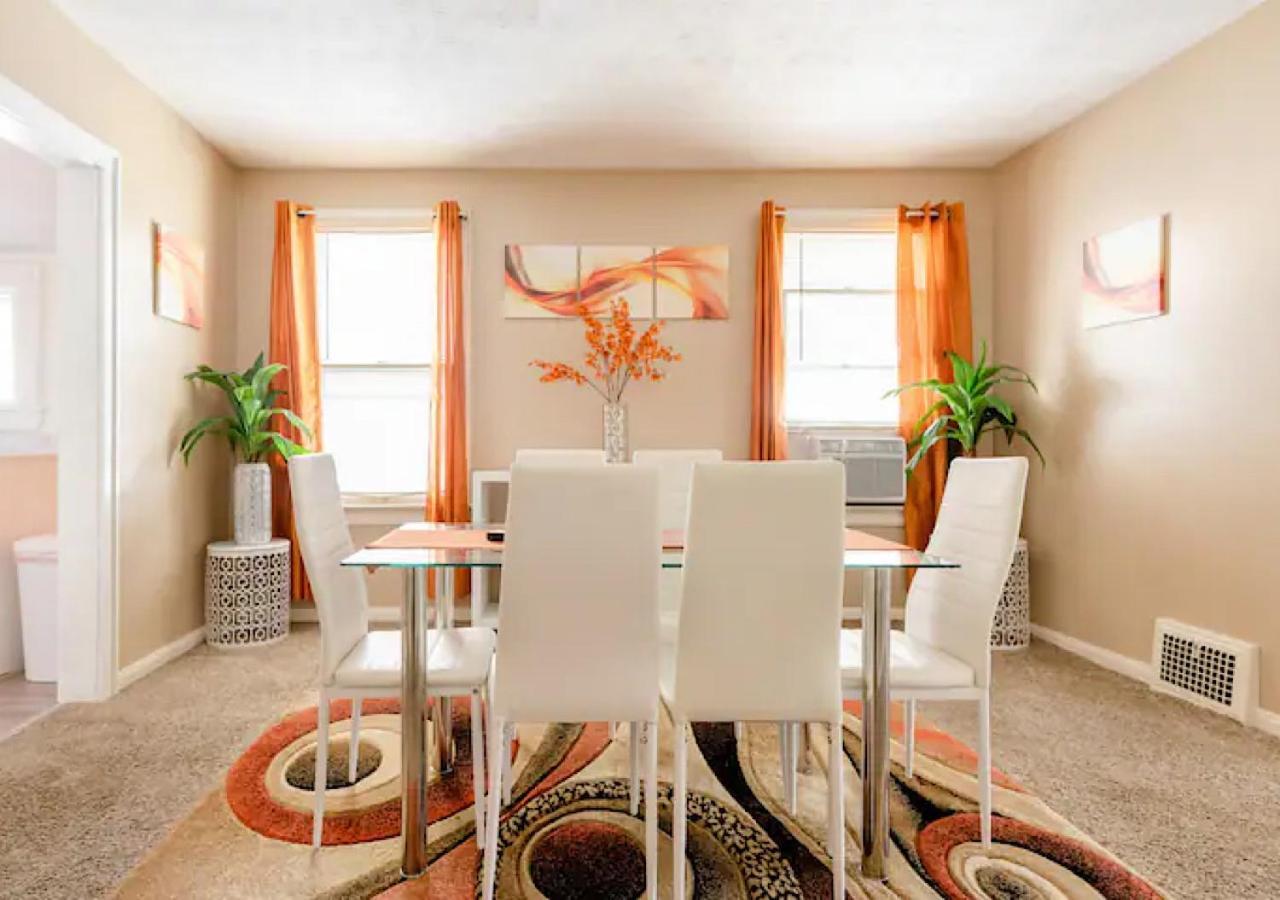 La Naranja Retreat - Cozy Duplex Near Downtown With Parking, 300 Mb Wifi & Self Check In Holiday home Cleveland