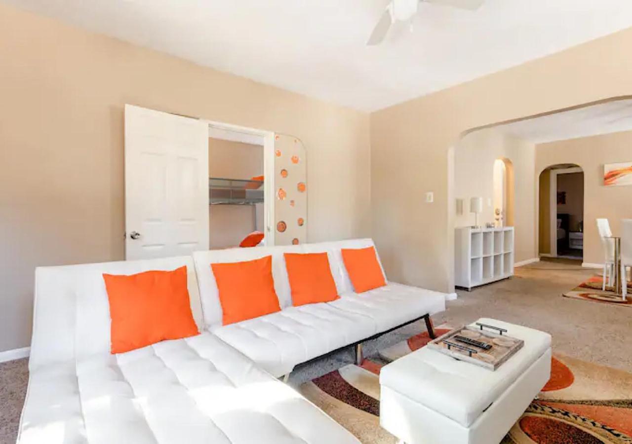 Holiday home La Naranja Retreat - Cozy Duplex Near Downtown With Parking, 300 Mb Wifi & Self Check In Cleveland