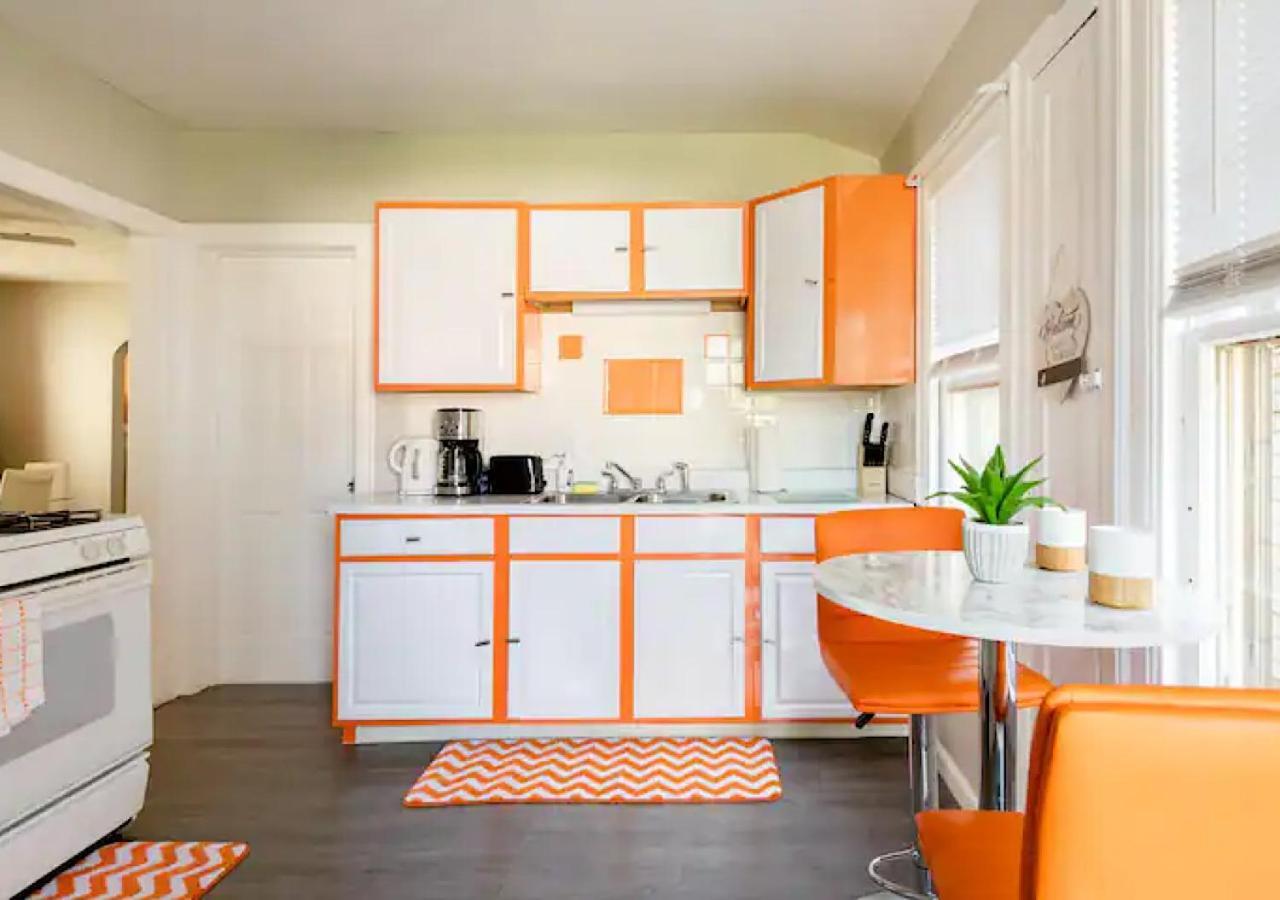 La Naranja Retreat - Cozy Duplex Near Downtown With Parking, 300 Mb Wifi & Self Check In Holiday home *