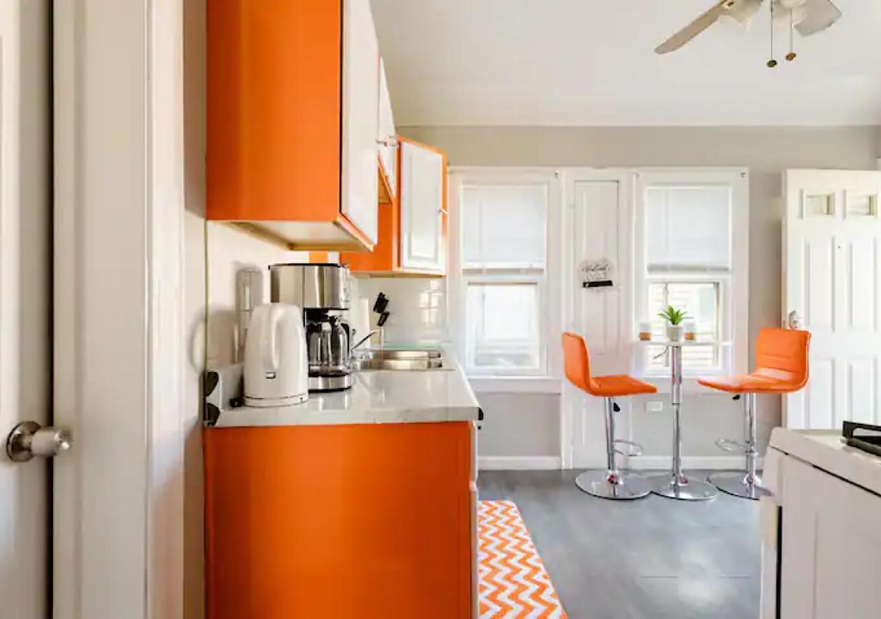 La Naranja Retreat - Cozy Duplex Near Downtown With Parking, 300 Mb Wifi & Self Check In Holiday home Cleveland