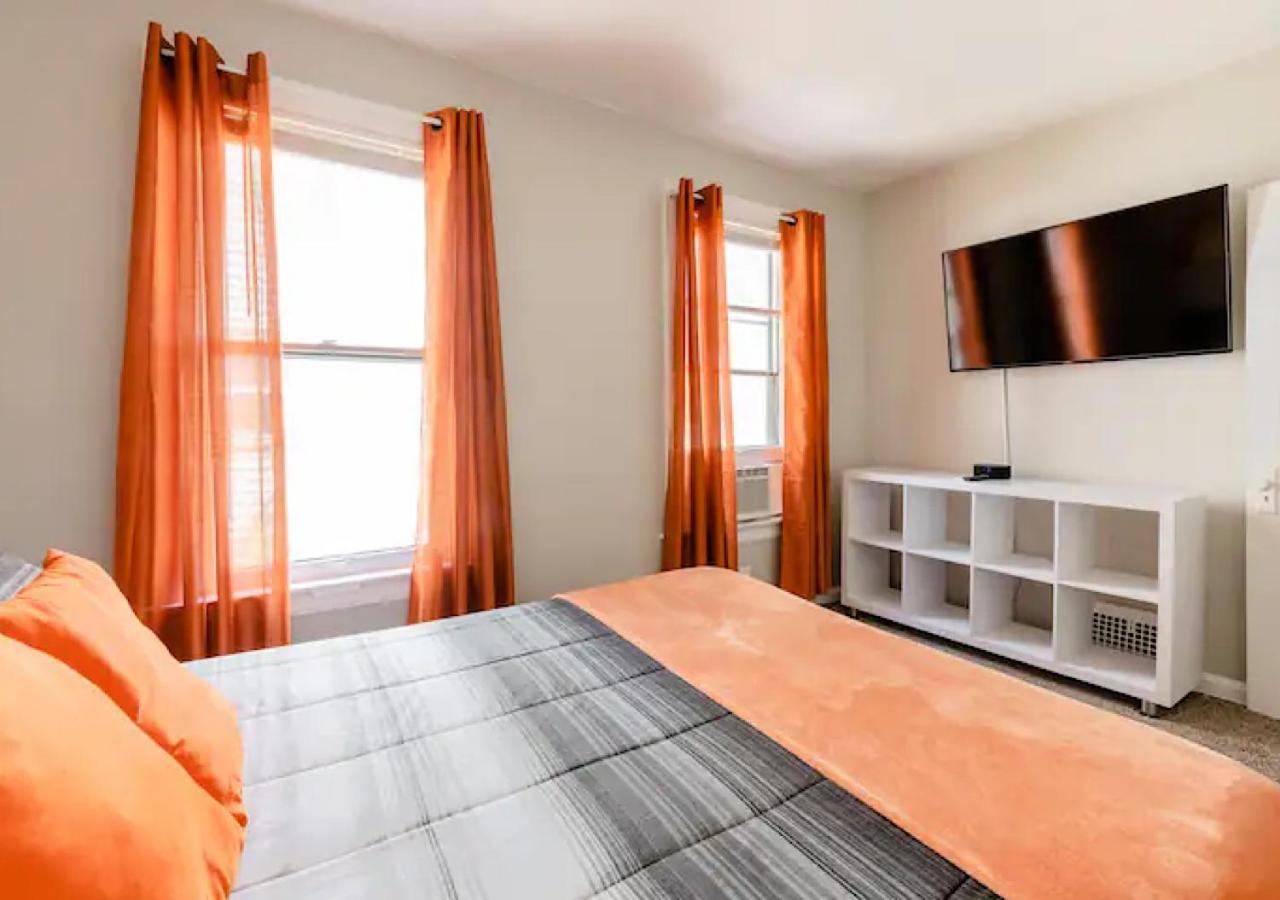 La Naranja Retreat - Cozy Duplex Near Downtown With Parking, 300 Mb Wifi & Self Check In *