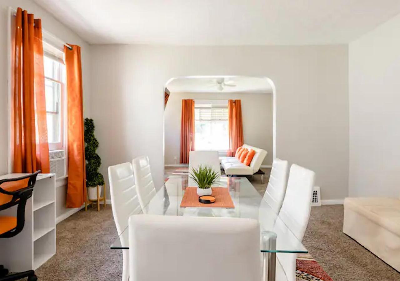 La Naranja Retreat - Cozy Duplex Near Downtown With Parking, 300 Mb Wifi & Self Check In * Cleveland