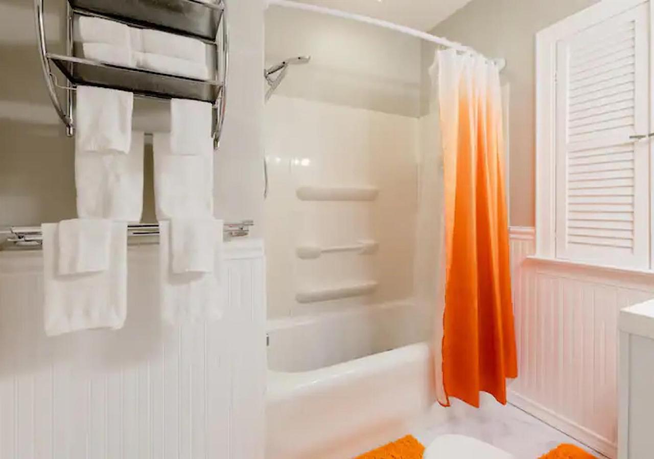Holiday home La Naranja Retreat - Cozy Duplex Near Downtown With Parking, 300 Mb Wifi & Self Check In *