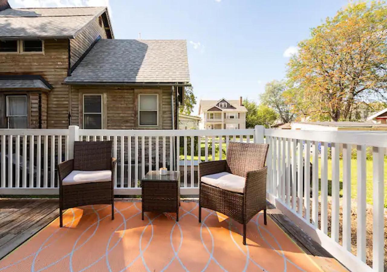 La Naranja Retreat - Cozy Duplex Near Downtown With Parking, 300 Mb Wifi & Self Check In * Cleveland