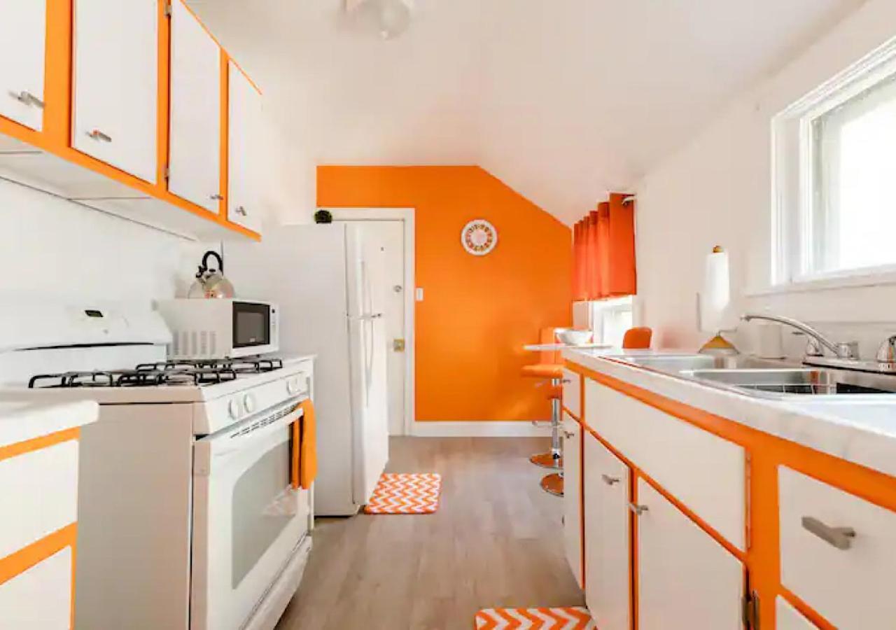 La Naranja Retreat - Cozy Duplex Near Downtown With Parking, 300 Mb Wifi & Self Check In Holiday home