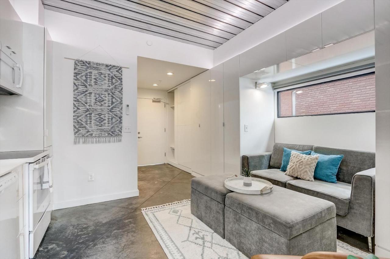 Frontdesk Mikros On Ashbury Micro Apts *