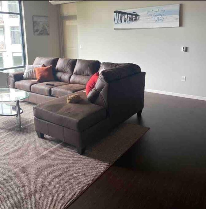 Apartment Downtown Waterview 1 Bedroom Loft With Fireplace Cleveland