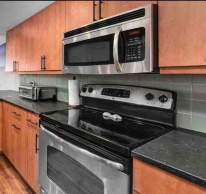 Apartment Downtown Waterview 1 Bedroom Loft With Fireplace Cleveland