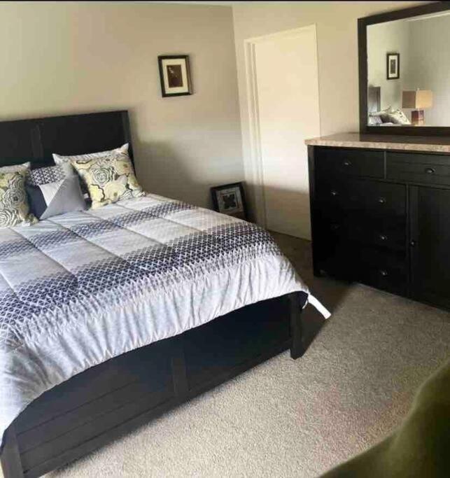 Apartment Downtown Waterview 1 Bedroom Loft With Fireplace Cleveland