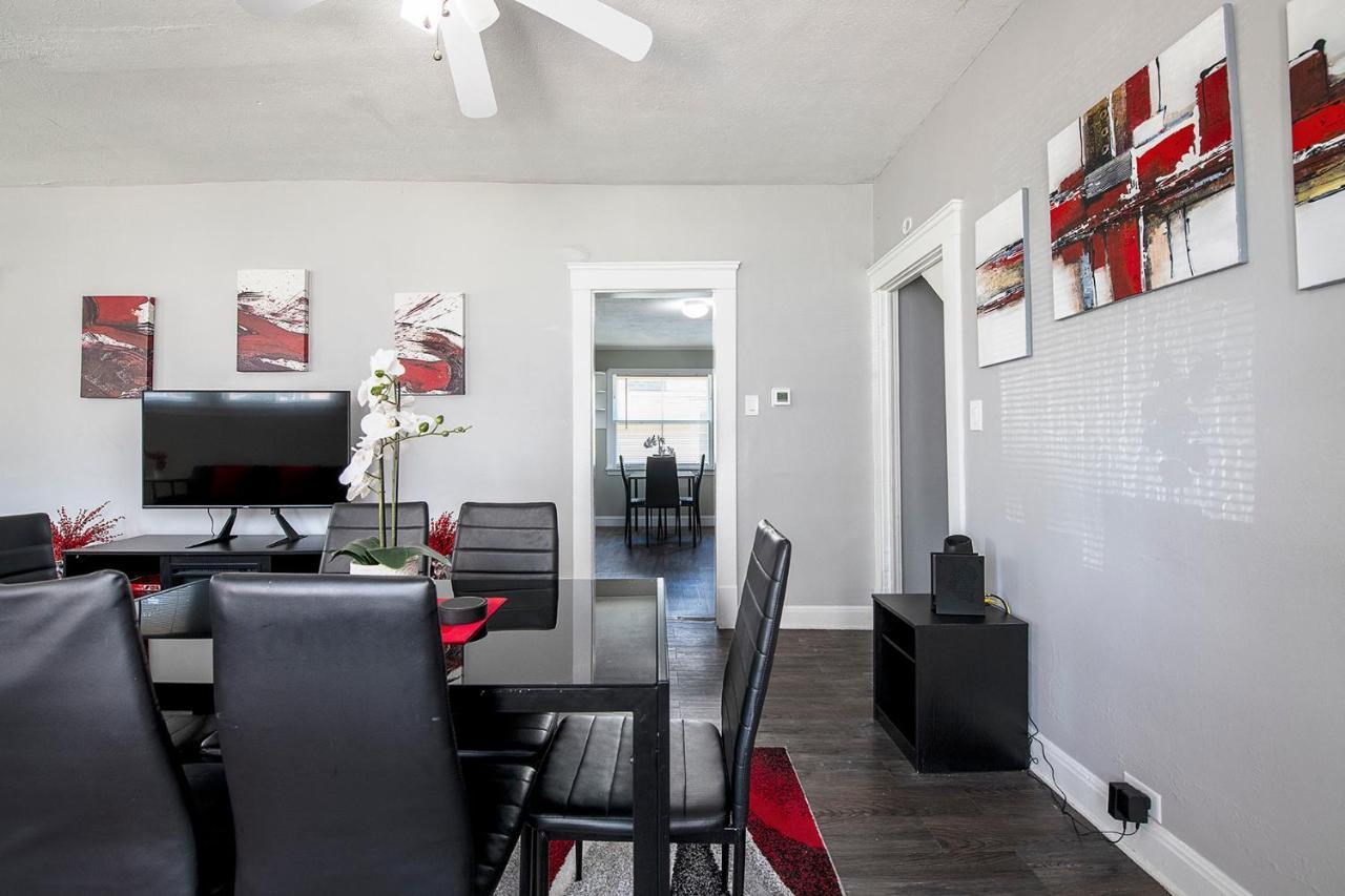 Holiday home The Rubi Lounge: Modern Brooklyn Escape With Parking & High-speed Wi-fi Cleveland