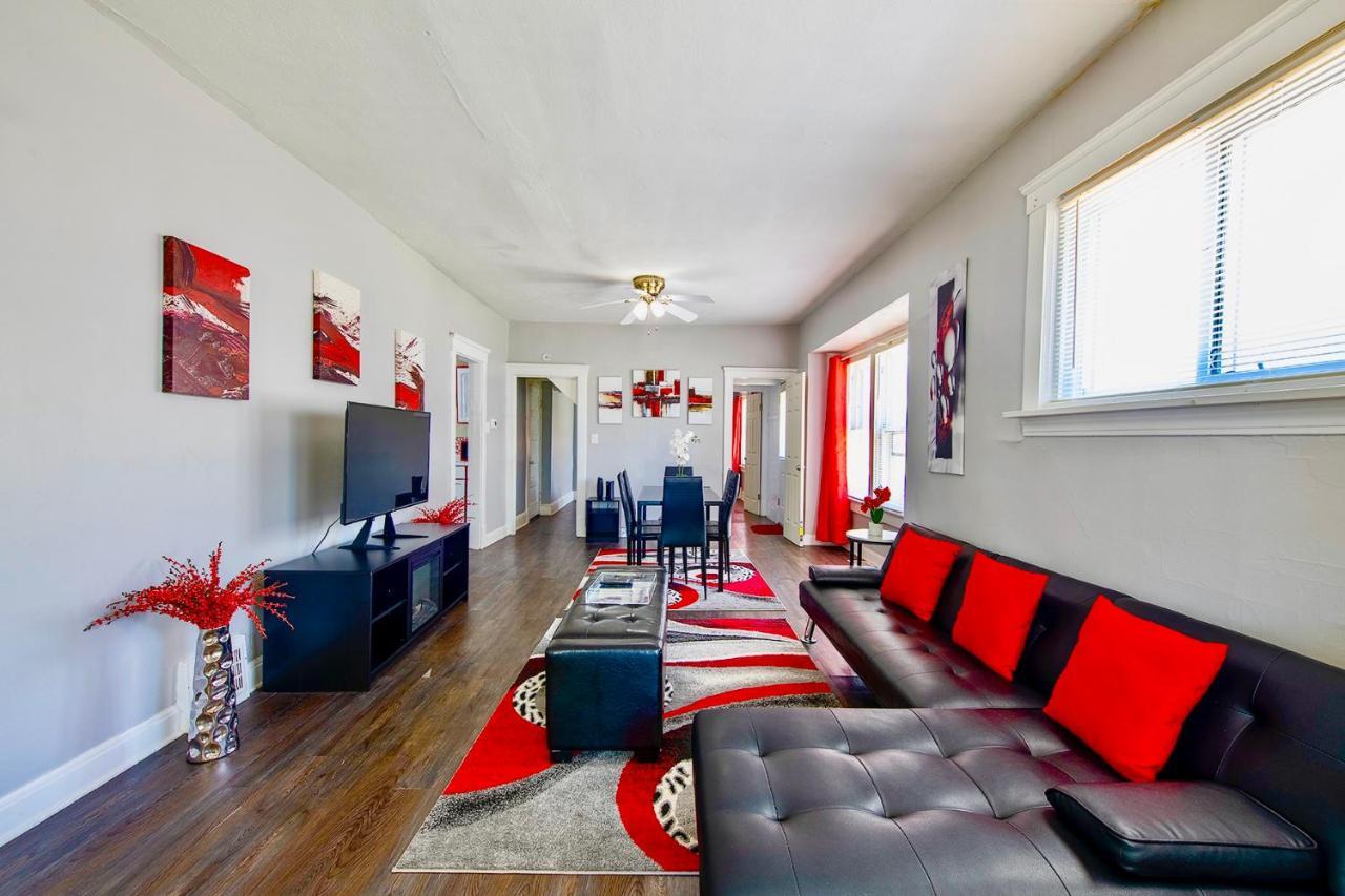 The Rubi Lounge: Modern Brooklyn Escape With Parking & High-speed Wi-fi Holiday home Cleveland