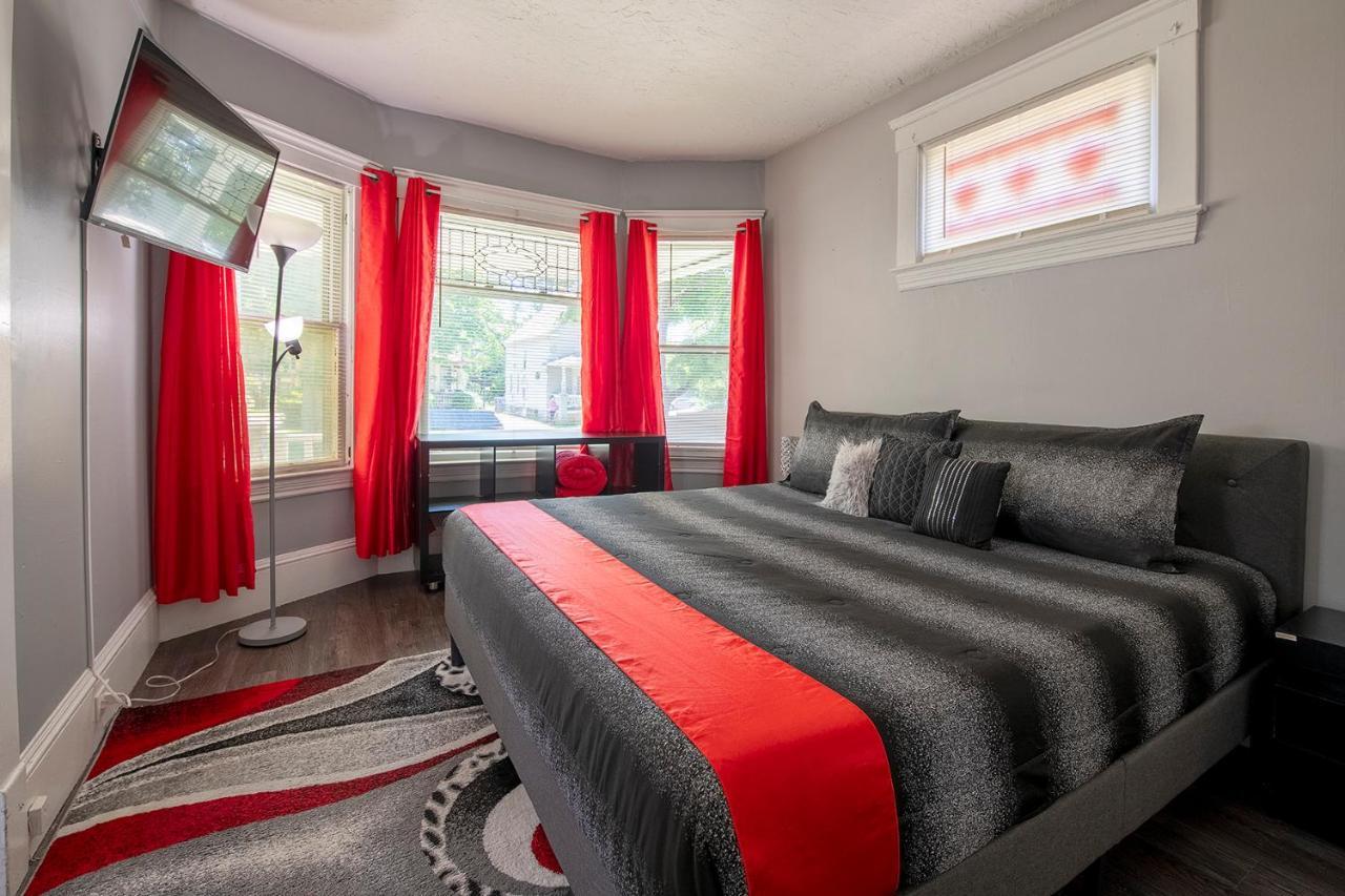 The Rubi Lounge: Modern Brooklyn Escape With Parking & High-speed Wi-fi Cleveland