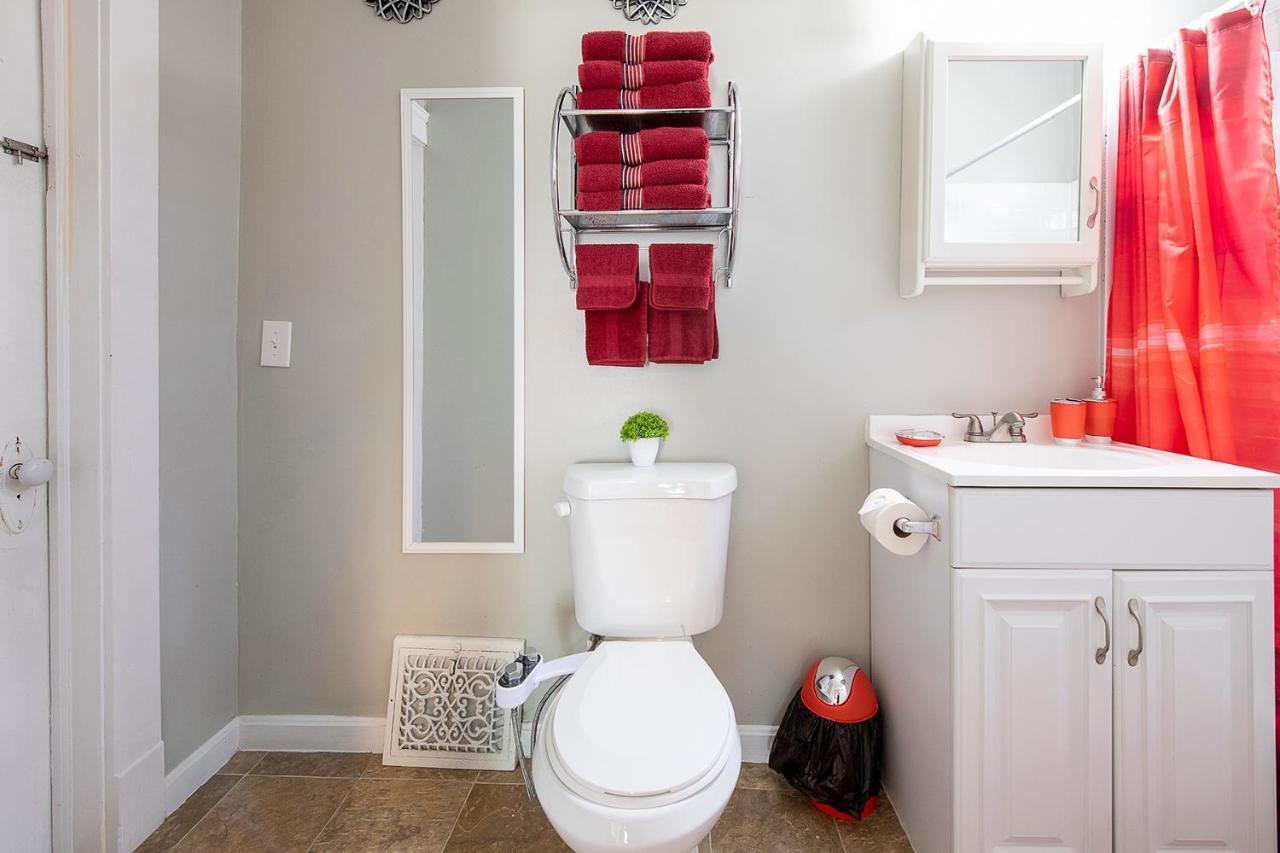 The Rubi Lounge: Modern Brooklyn Escape With Parking & High-speed Wi-fi Holiday home