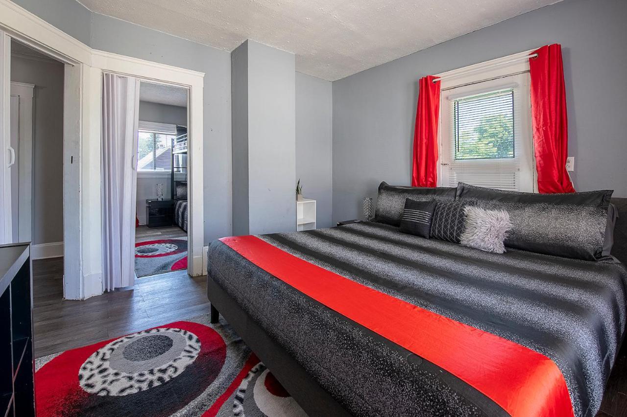 Holiday home The Rubi Lounge: Modern Brooklyn Escape With Parking & High-speed Wi-fi *