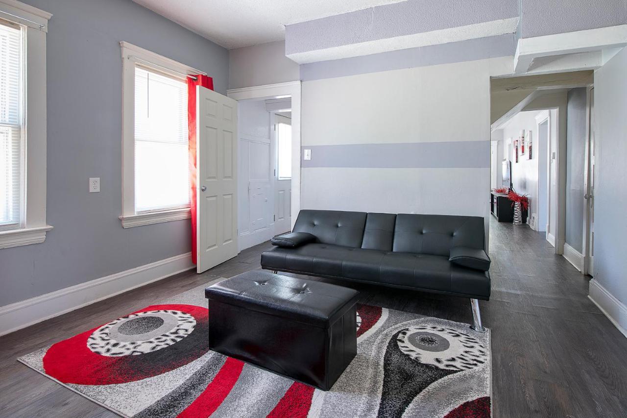 The Rubi Lounge: Modern Brooklyn Escape With Parking & High-speed Wi-fi *