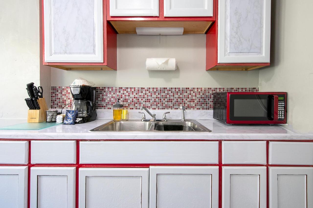 The Rubi Lounge: Modern Brooklyn Escape With Parking & High-speed Wi-fi Holiday home Cleveland