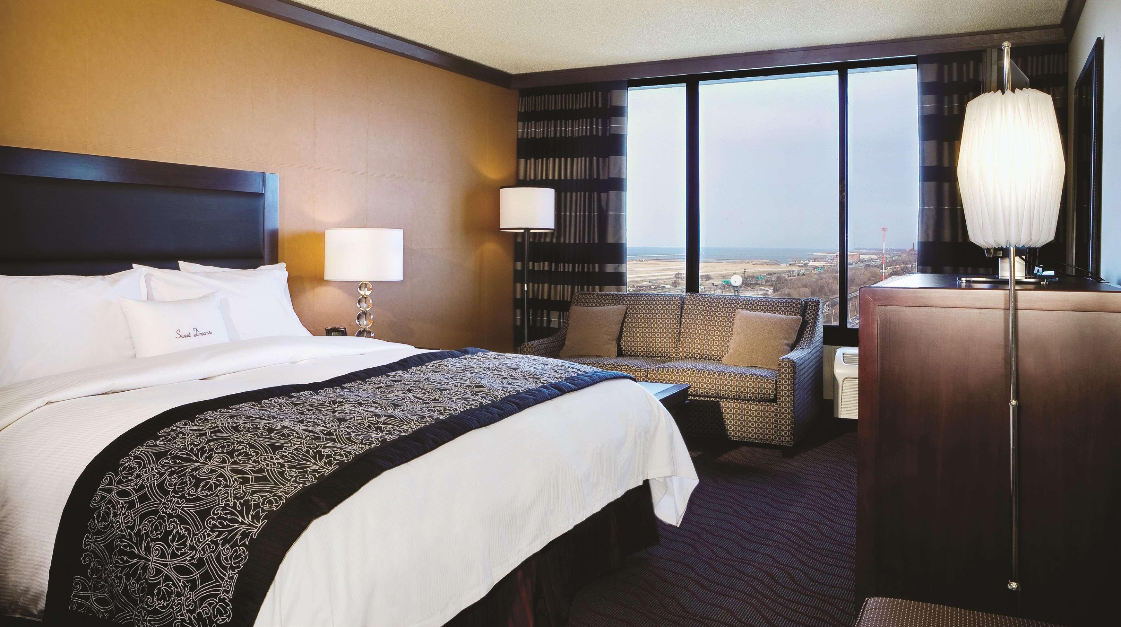 Hotel Doubletree By Hilton Downtown - Lakeside