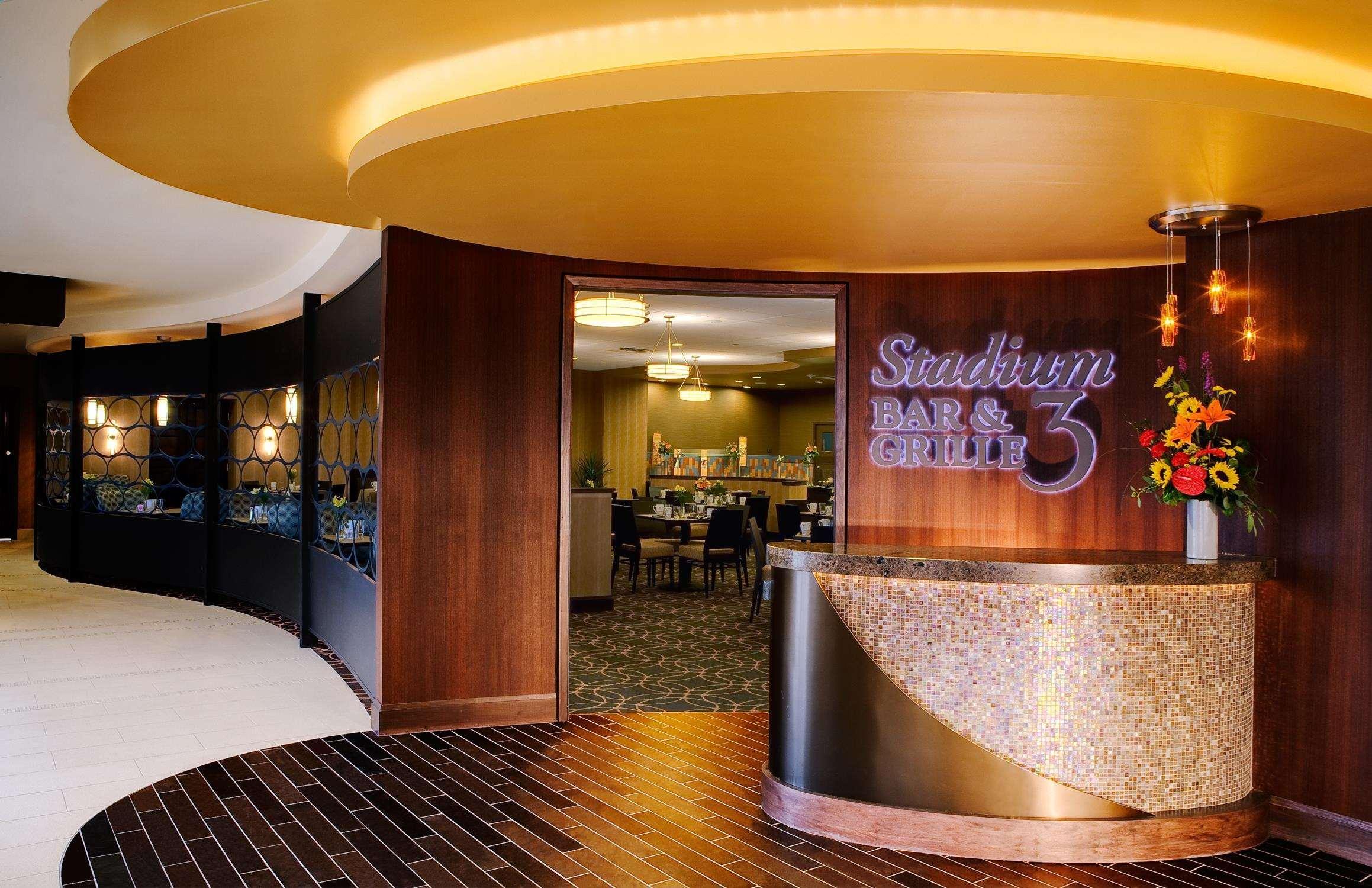 Doubletree By Hilton Downtown - Lakeside Hotel 4*