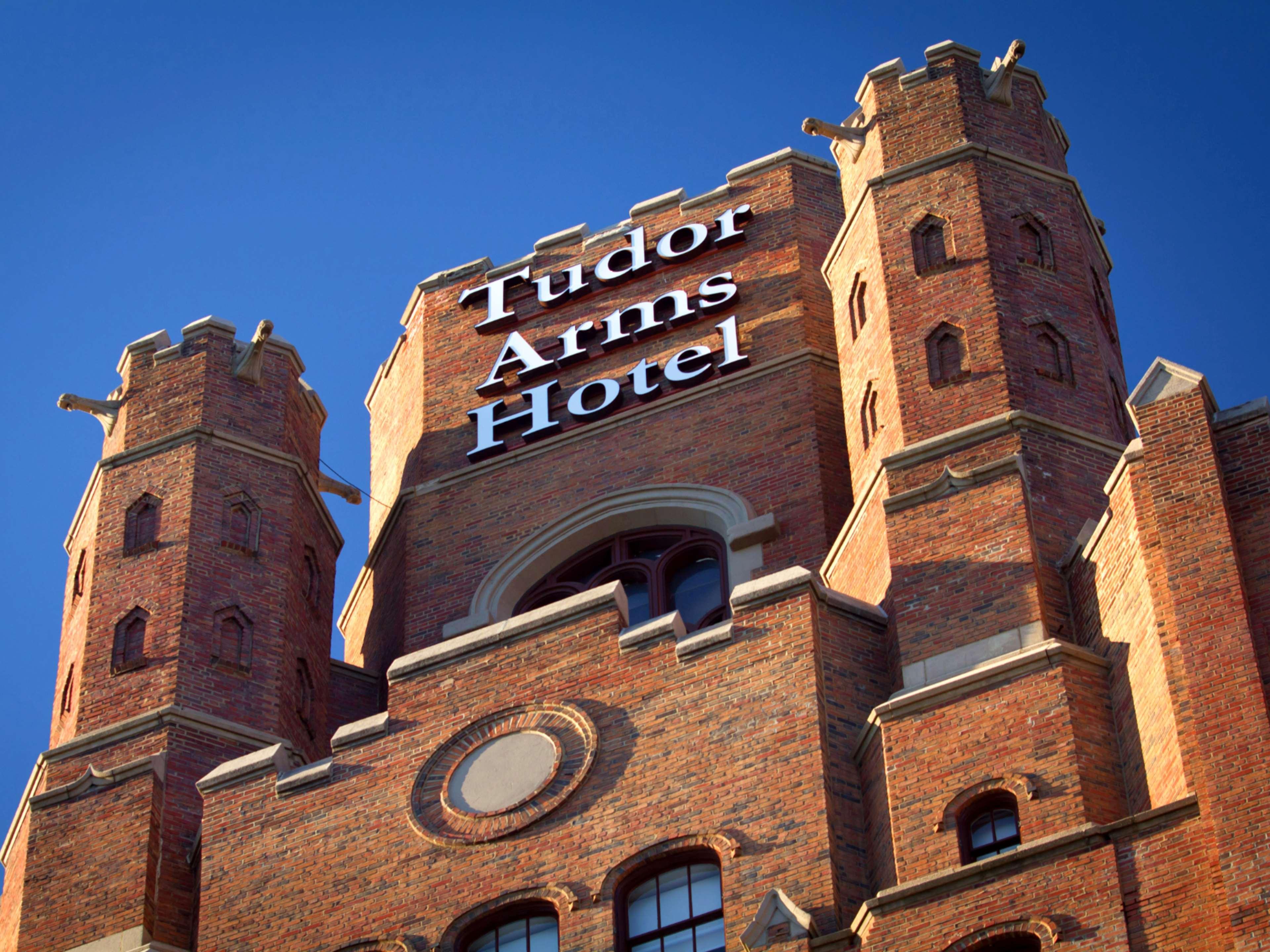 Hotel The Tudor Arms - A Doubletree By Hilton
