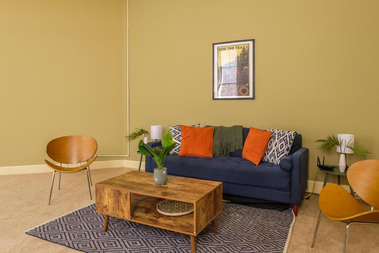 Walkable 1br Apt Downtown By Frontdesk *