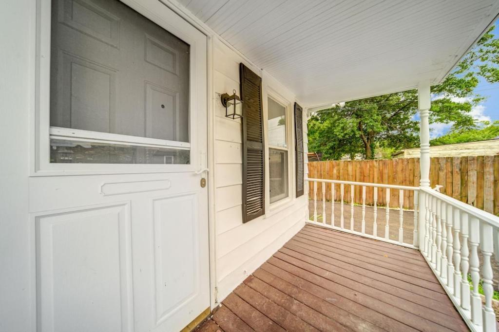 Cozy Chalet Bungalow In Westpark/cleveland Holiday home