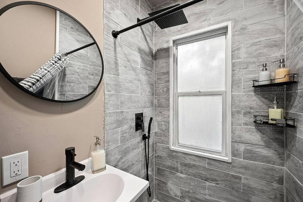 Apartment Center Of Little Italy #4 *