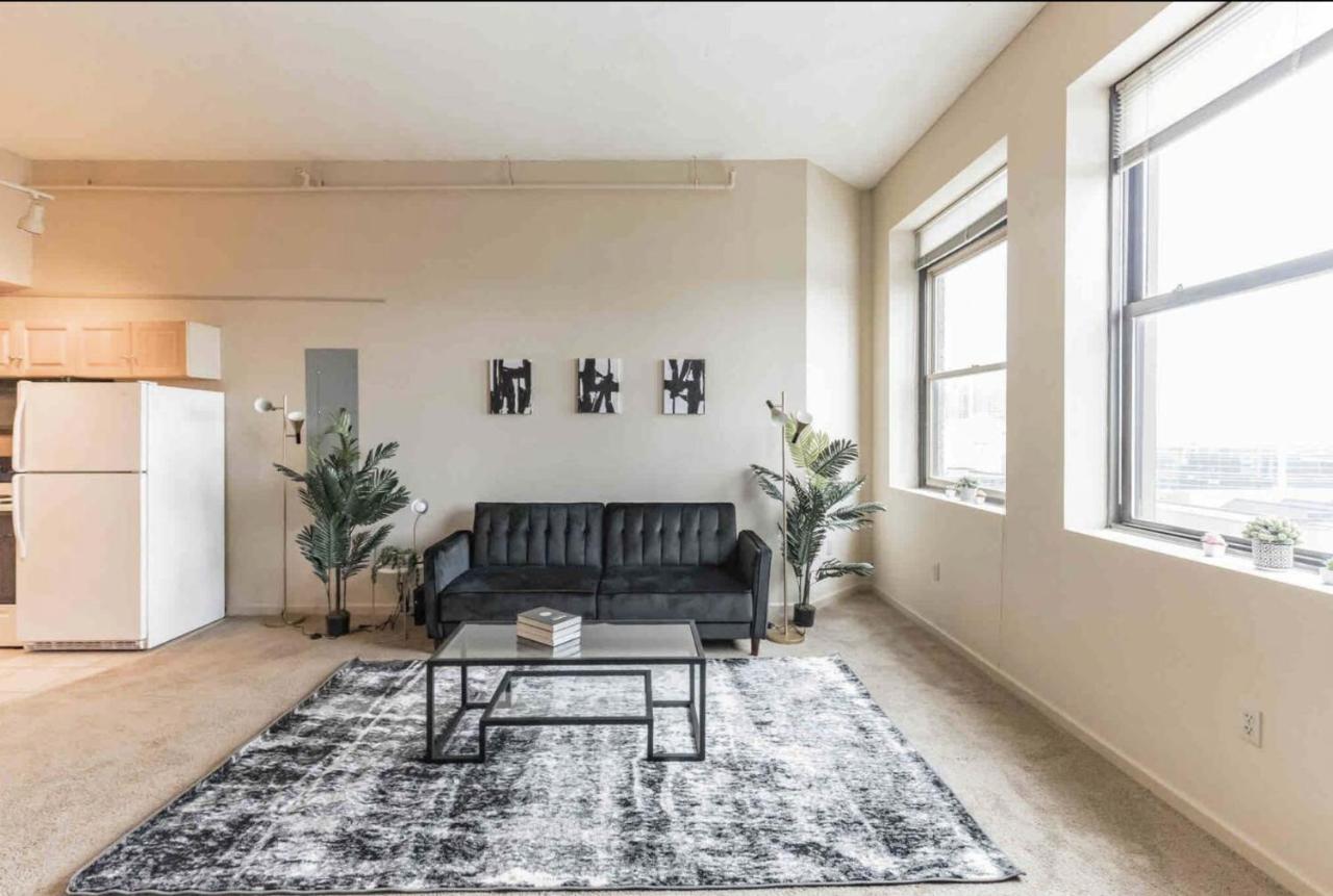 Apartment Updated Loft In - Prime Location! *